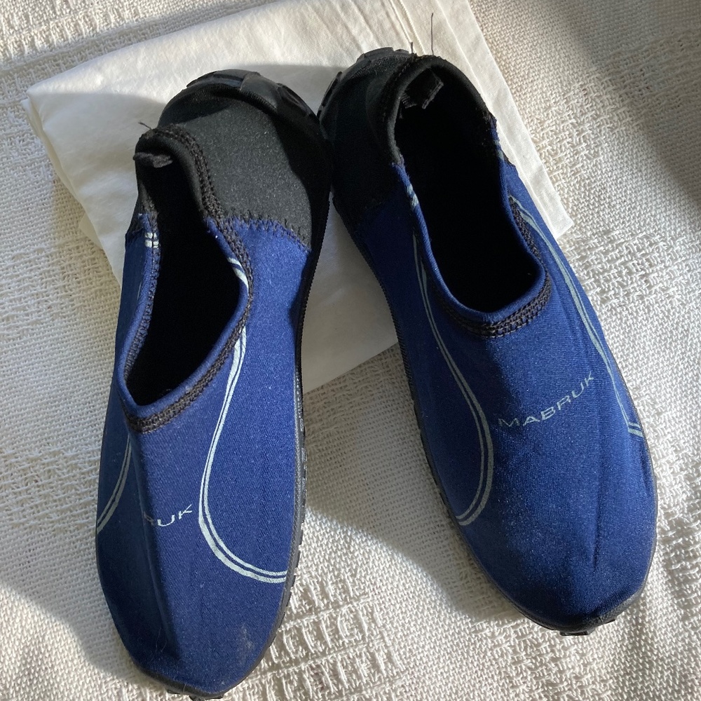 Water Shoes Size 6
